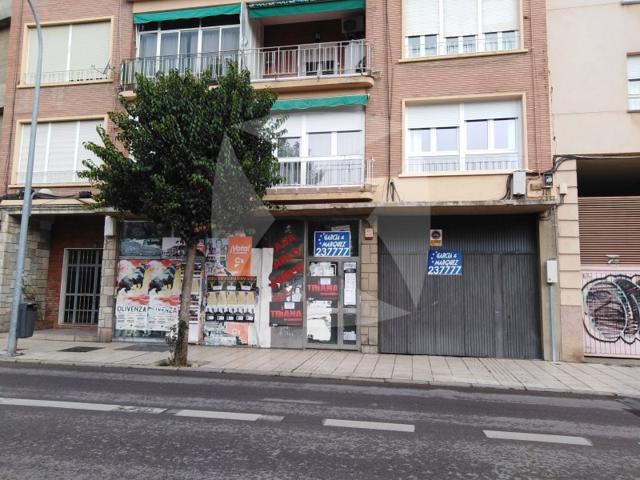 Local En venta en Badajoz photo 0