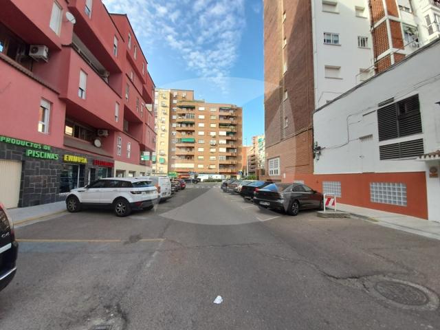 Parking Subterráneo En alquiler en Badajoz photo 0