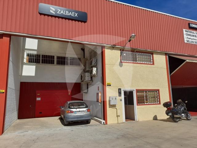 Industrial En venta en El Nevero, Badajoz photo 0