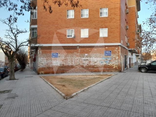 Local En venta en San Fernando, Badajoz photo 0