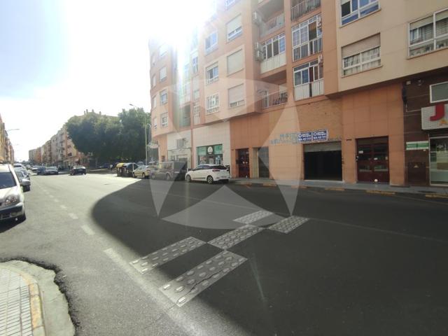 Local En venta en Badajoz photo 0