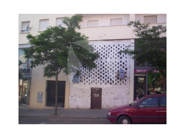 Local En venta en Badajoz photo 0