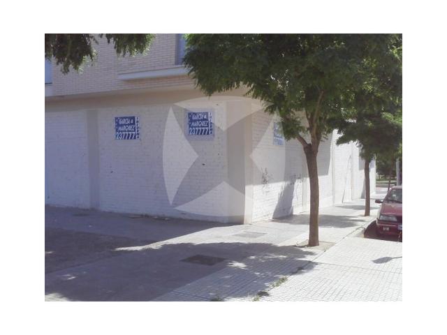 Local En venta en Badajoz photo 0