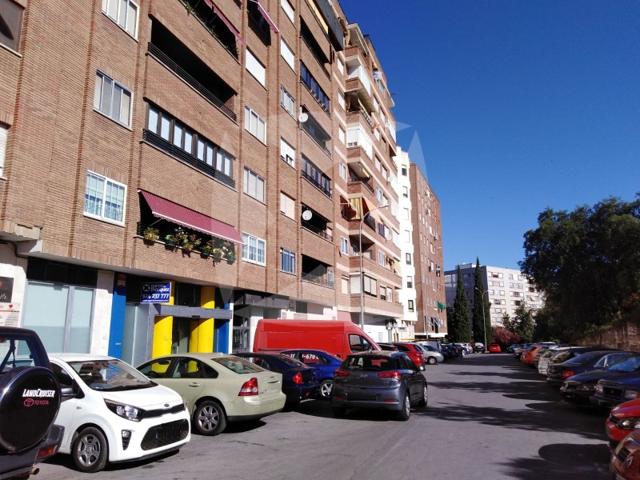 Local En venta en Badajoz photo 0