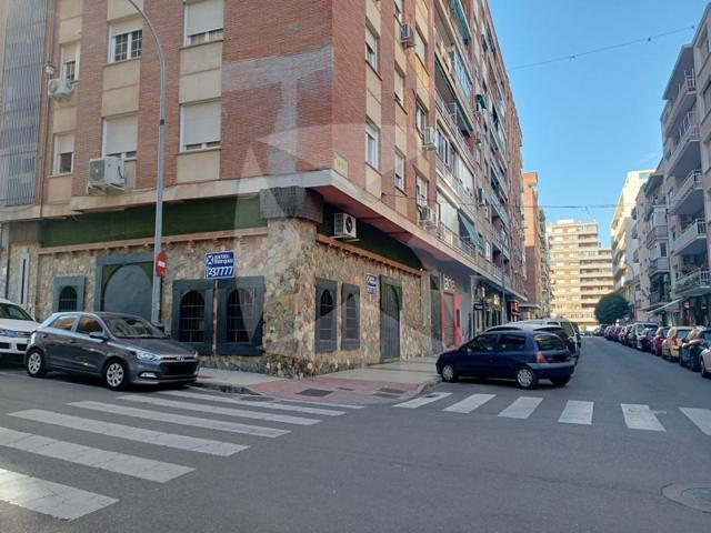 Local En alquiler en Badajoz photo 0