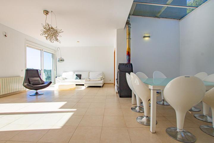 Casa con carácter, vistas a la montaña y piscina privada en Olivella photo 0