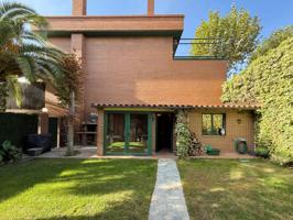 Unifamiliar Separadas En venta en Villaviciosa De Odón photo 0