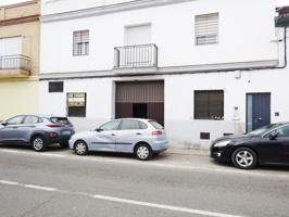 Local de 192 M2 en la mejor zona comercial y la de más paso en el centro de Sanlúcar. photo 0