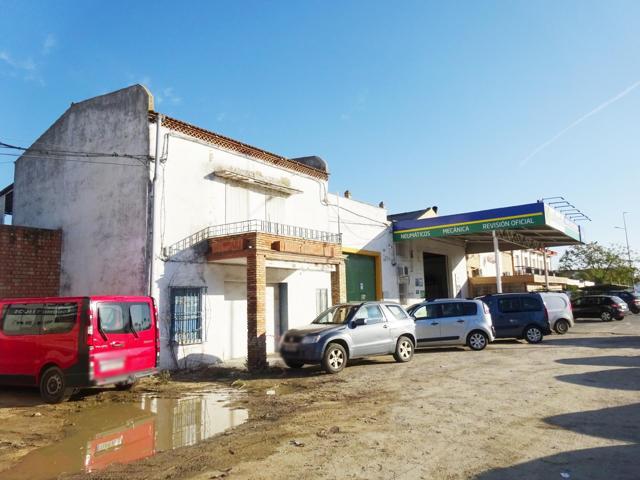 Nave, local, piso y finca urbana industrial de 1.430 M2. photo 0
