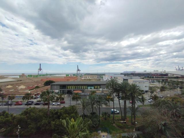 PISO EN EL CENTRO DE ALICANTE FRENTE PUERTO CON VISTAS AL MAR photo 0