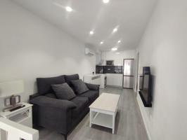 Apartamento semi nuevo en el centro de Alicante photo 0
