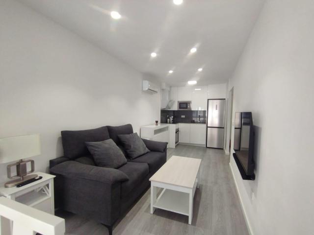 Apartamento semi nuevo en el centro de Alicante photo 0
