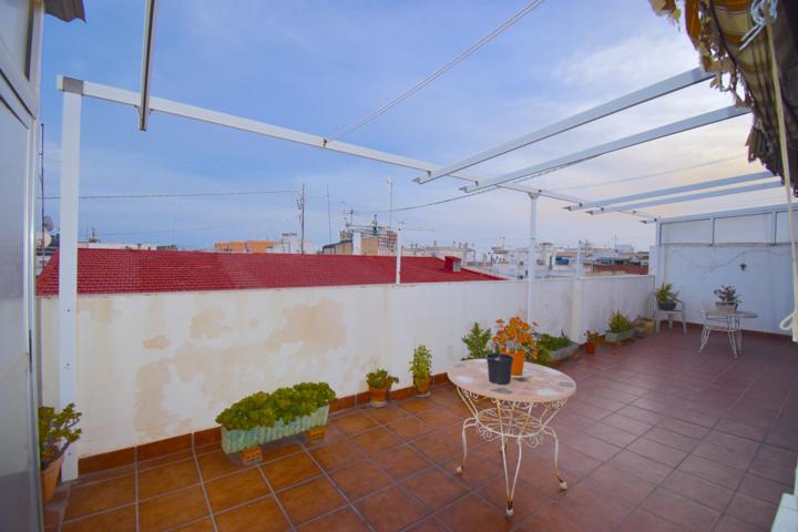 Ático con terraza de ensueño, orientación sur y sol todo el día (Alicante centro) photo 0