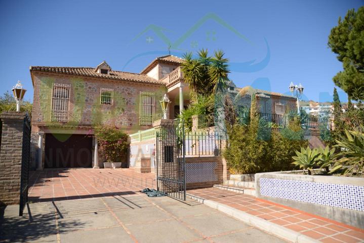 Casa - Chalet en venta en Almuñécar de 350 m2 photo 0