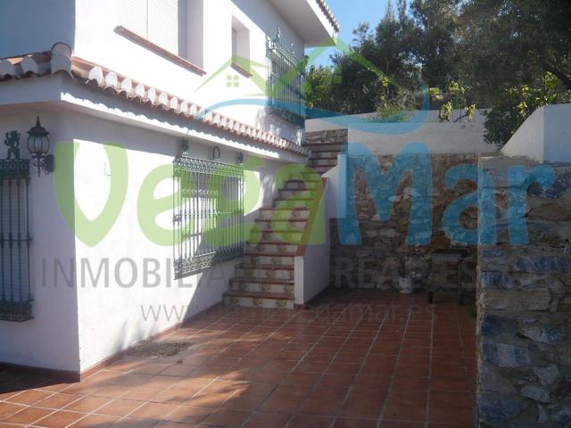 Casa Rústica en venta en Otívar de 600 m2 photo 0