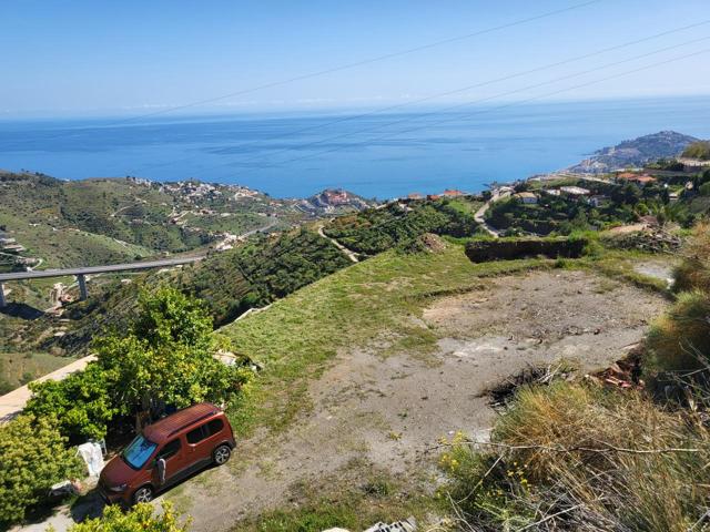 Terreno en venta en Almuñécar de 12000 m2 photo 0