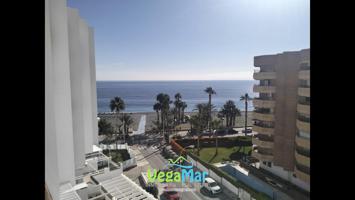 Se alquila apartamento para larga temporada en primera línea de playa en Almuñécar photo 0