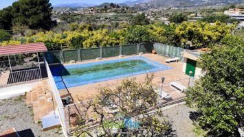 Casa - Chalet en venta en Motril de 310 m2 photo 0