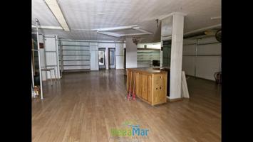Local en venta en La Herradura de 246 m2 photo 0