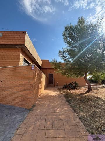 Unifamiliar En venta en Pueblo, Colmenar De Oreja photo 0