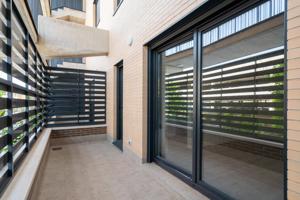 ¡Encanto y Comodidad en un Bajo Moderno con Terraza! photo 0