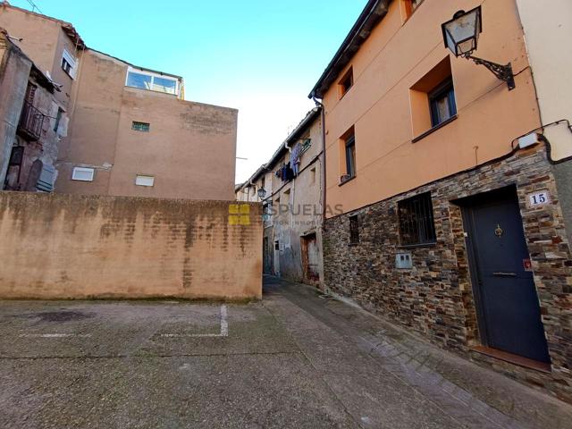 Casa De Pueblo en venta en Arnedo de 130 m2 photo 0