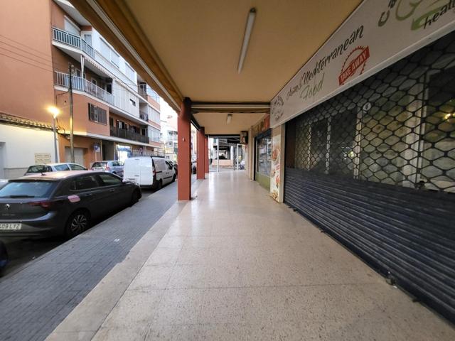 Se vende local comercial con terraza en S´Arenal photo 0