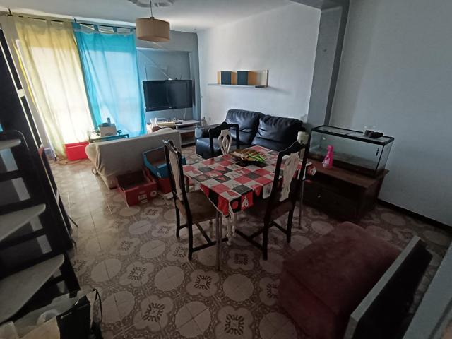 Se vende piso de 3 dormitorios para reformar photo 0