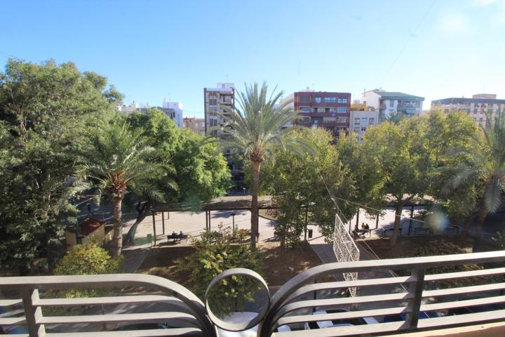 Piso En venta en Benalua, Alicante photo 0