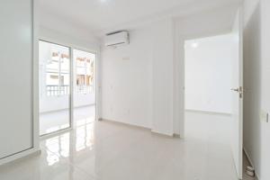 APARTAMENTO EN TORREVIEJA CON LICENCIA TURISTICA photo 0