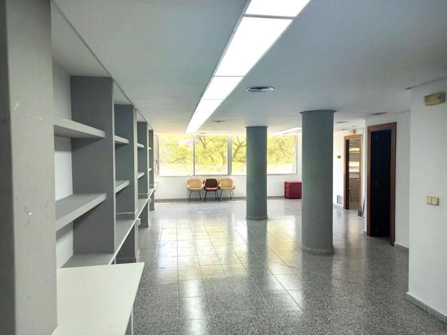 SE VENDE OFICINA PROXIMA A PLAZA LA VIÑA photo 0