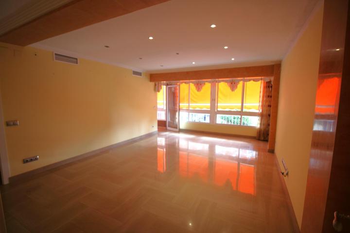 Oportunidad de Venta: Elegante Piso Reformado en Benalua, Alicante photo 0