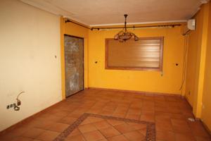 Amplio piso familiar en el corazón de Orihuela, Alicante photo 0