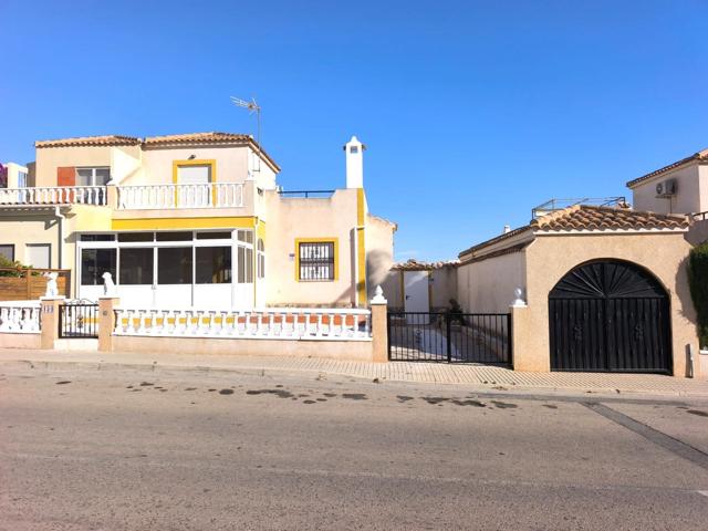 Casa De Campo En venta en Urbanización Perla Del Mar, Orihuela photo 0