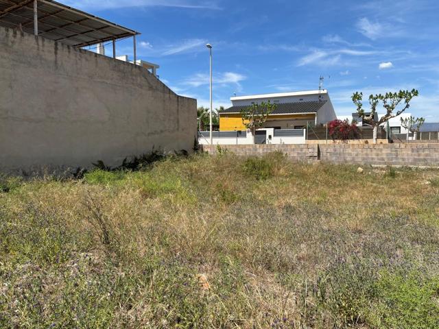 AMPLIO SOLAR EDIFICABLE EN CHILCHES photo 0