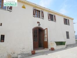 Venta de Masía del siglo XV en Castellvi de la Marca con 25 Ha. De Viñedos. photo 0