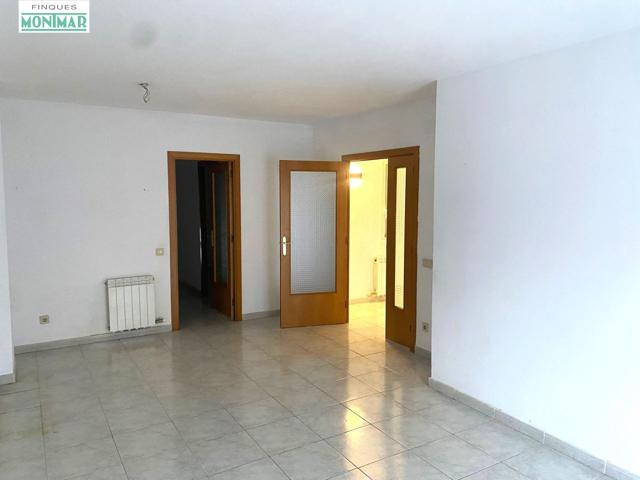 PISO DE TRES DORMITORIOS EN EL CENTRO DE SANT PERE DE RIBES photo 0