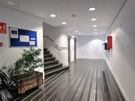 OFICINAS EN EL CENTRO DE LA CIUDAD-ACTUALMENTE EN RENTABILIDAD-GARAJES OPCIONALES photo 0