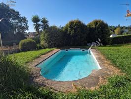 Chalet en Alquiler con Piscina Privada y Amplias Estancias en Cortiñan - Bergondo photo 0