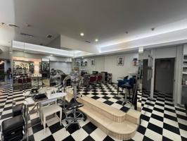 ¡SE VENDE LOCAL COMERCIAL PARA PELUQUERÍA DE 82 m² EN CENTRO COMERCIAL CUATRO CAMINOS – A CORUÑA! photo 0