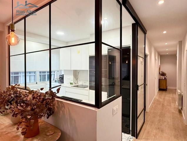 ¡Tu Piso de Revista en la zona de Juan Flórez, con 2 balcones al exterior y Cocina de Cine! photo 0