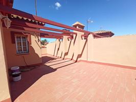 MAGNÍFICO ADOSADO EN ESQUINA EN EL RINCONCILLO CON AMPLIA PARCELA DESTINADA A PATIO ¡¡ photo 0