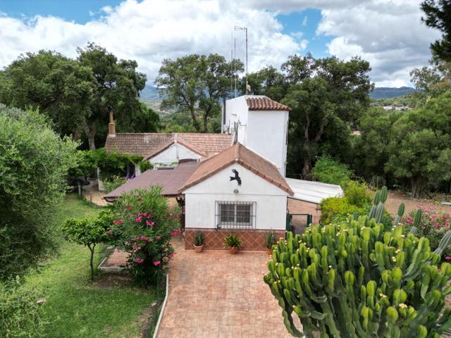 MAGNÍFICA CASA CERCA DEL CENTRO DE LOS BARRIOS photo 0