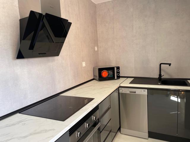 PISO REFORMADO CON MOBILIARIO A ESTRENAR EN TORREALMIRANTE. photo 0