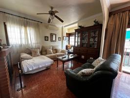 MAGNÍFICA CASA EN EL CENTRO DE LOS BARRIOS photo 0