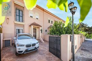 Exclusiva vivienda adosada en Algeciras con vistas a la bahía photo 0
