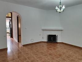 ESTUPENDA CASA EN LOS BARRIOS CON TRES DORMITORIOS Y PATIO¡¡ photo 0