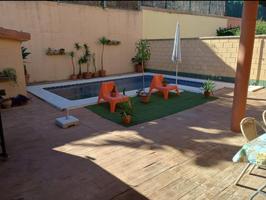 FANTASTICA VIVIENDA CON PISCINA EN LAS PILAS photo 0
