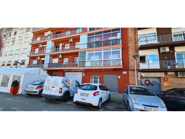 Local en venta en La Roca del Vallès photo 0