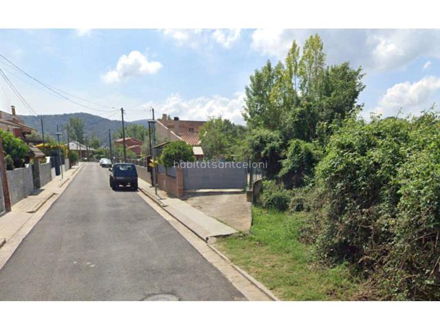 Casa OCUPADA en venta en La Roca del Vallés photo 0